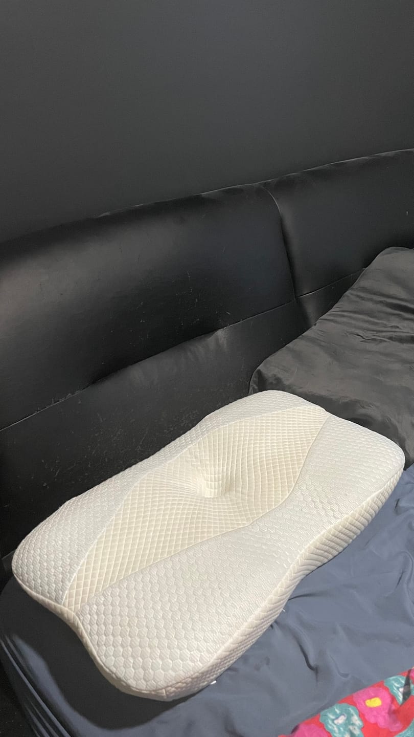 Customer photo review of Neptune DreamForm Memory Pillow