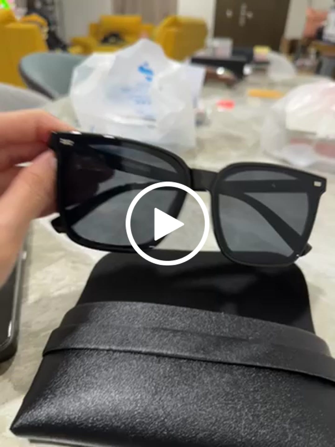 Customer video review of FREE Sunglasses Leather Pouch + Suede Microfiber Cloth (Worth RM24.90)