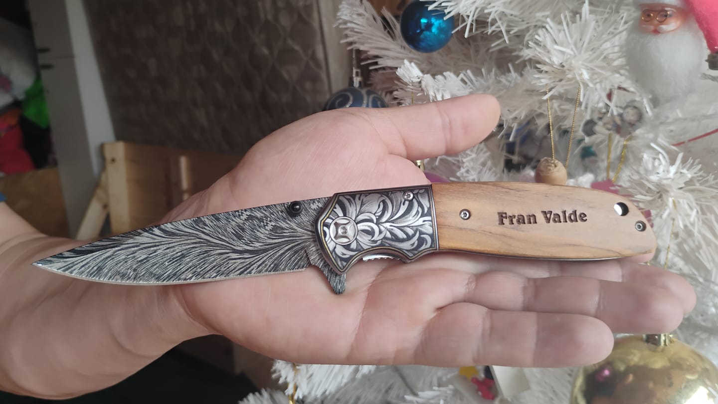 Customer photo review of Corta pluma plegable Acero Inox. Recubierto PATAGÓN - DAMASQUINADA