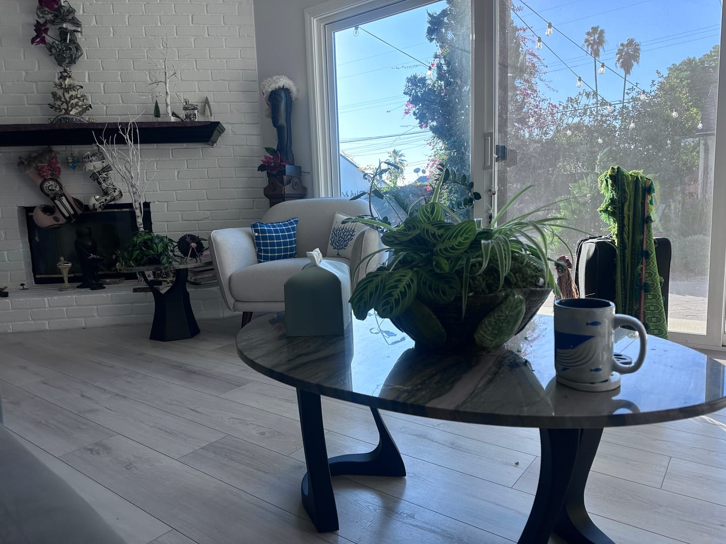 Customer photo review of Coffee Table Base 106S Namu 16.1" H Modern Furniture for Round Table Top