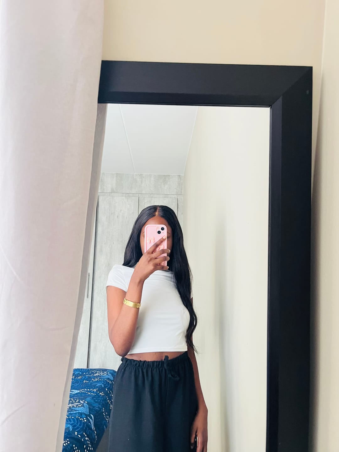 Customer photo review of Wear And Go Pre -Bleached Double Drawn Straight 16 - 30 Inch Wigs