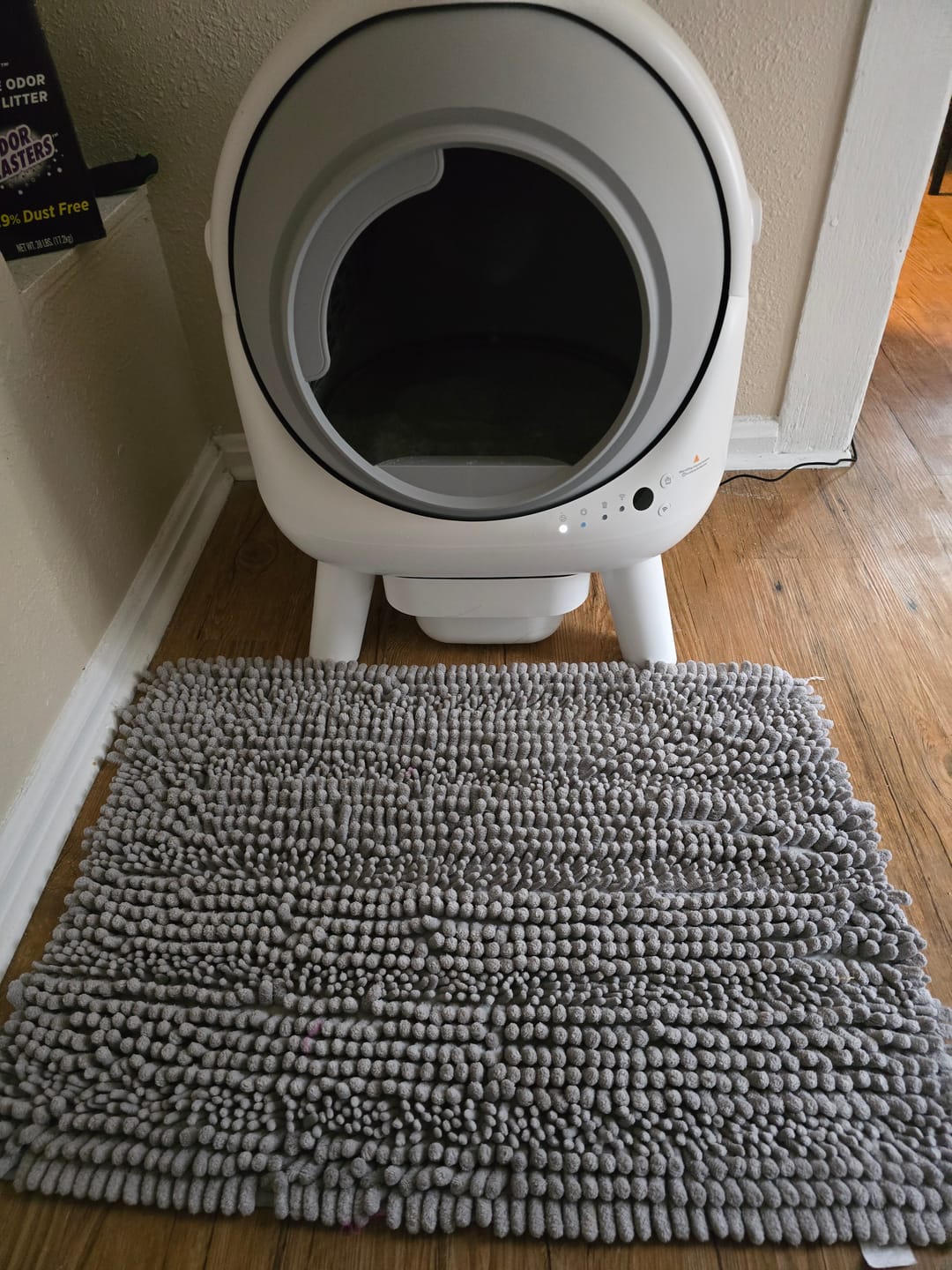 Customer photo review of [Christmas Sale] Orbitie Automatic Cat Litter Box for Cats,Superior Odor Control & Whisper-Quiet