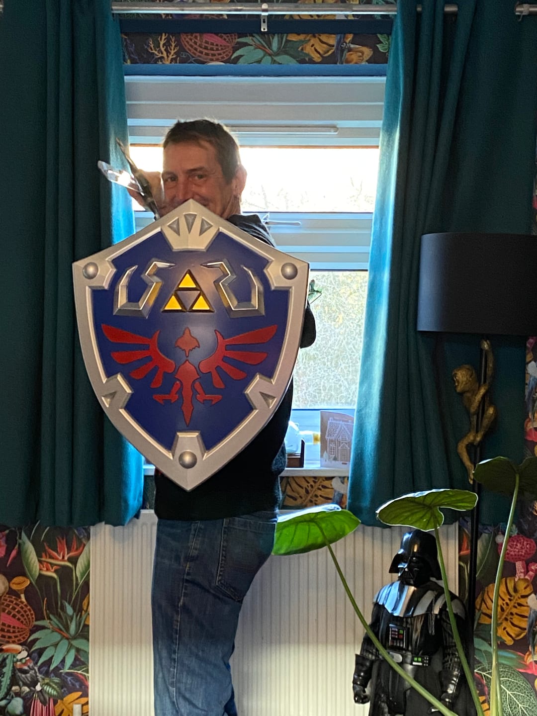 Customer photo review of Legend Of Zelda - Deluxe Hylian Shield (Full Metal)