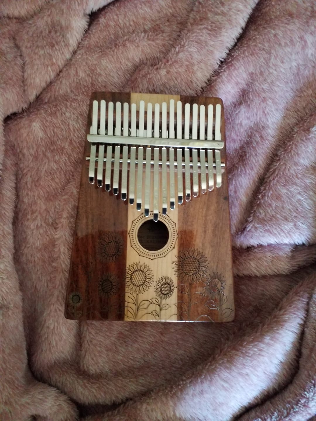 Customer photo review of Kalimba 17 Key Acacia Maple Hluru