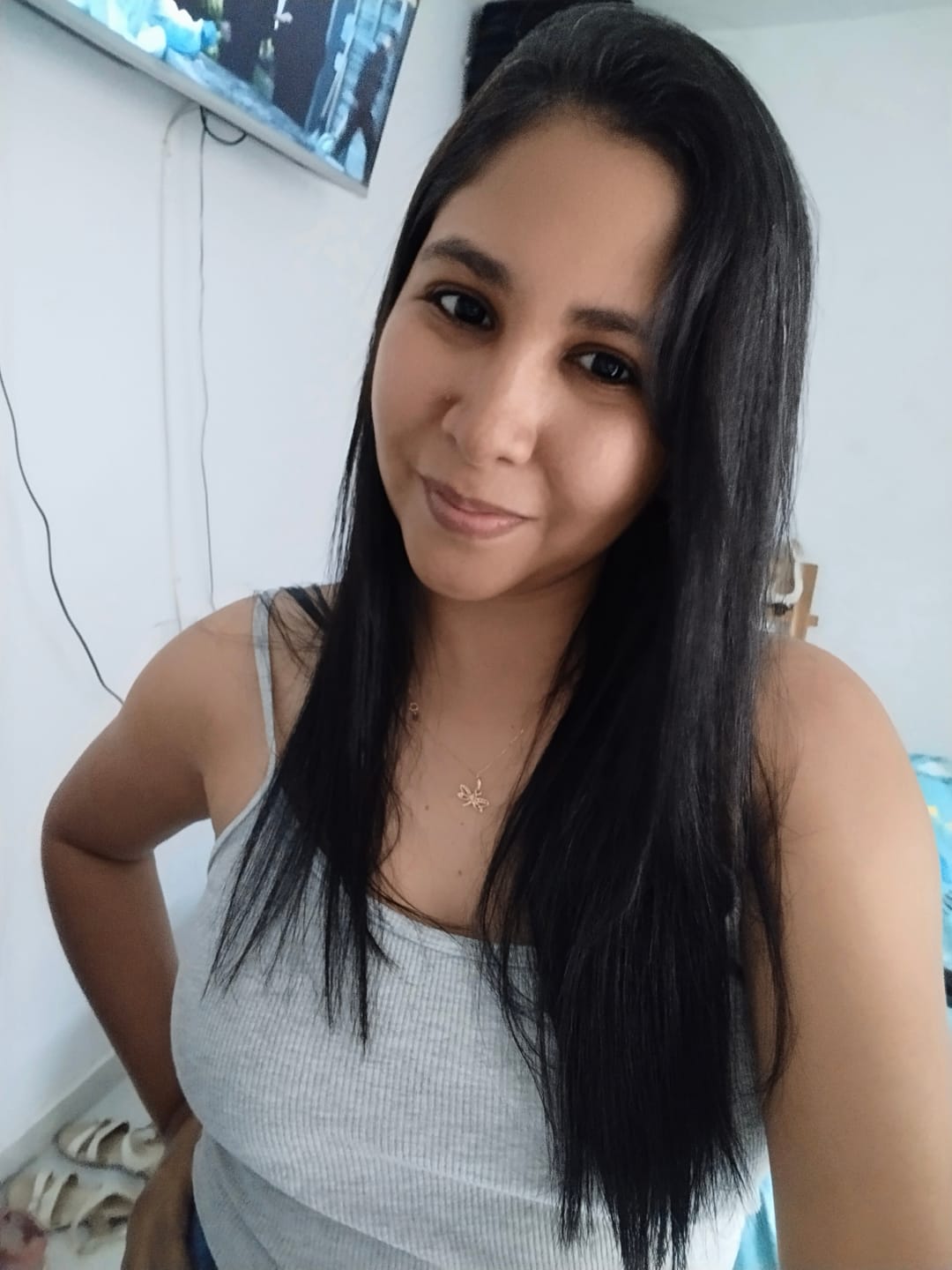 Customer photo review of 🔥 Caja Rosa de Reconstrucción Capilar y Anti-Frizz