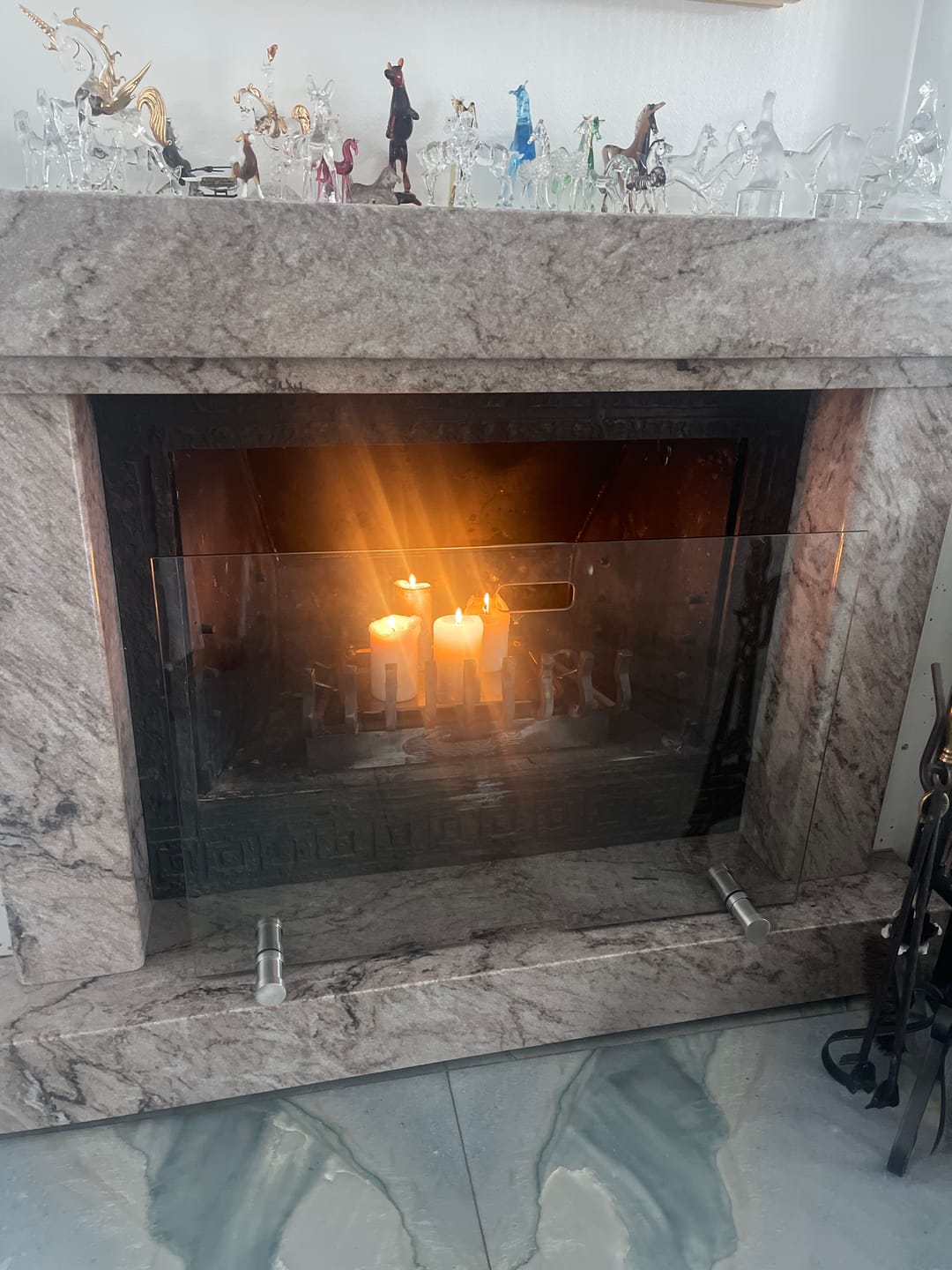 Customer photo review of Kaminschutzgitter aus Spezial-Sicherheitsglas, Hitzeschutz Funkenschuztgitter aus echtem ESG-Glas