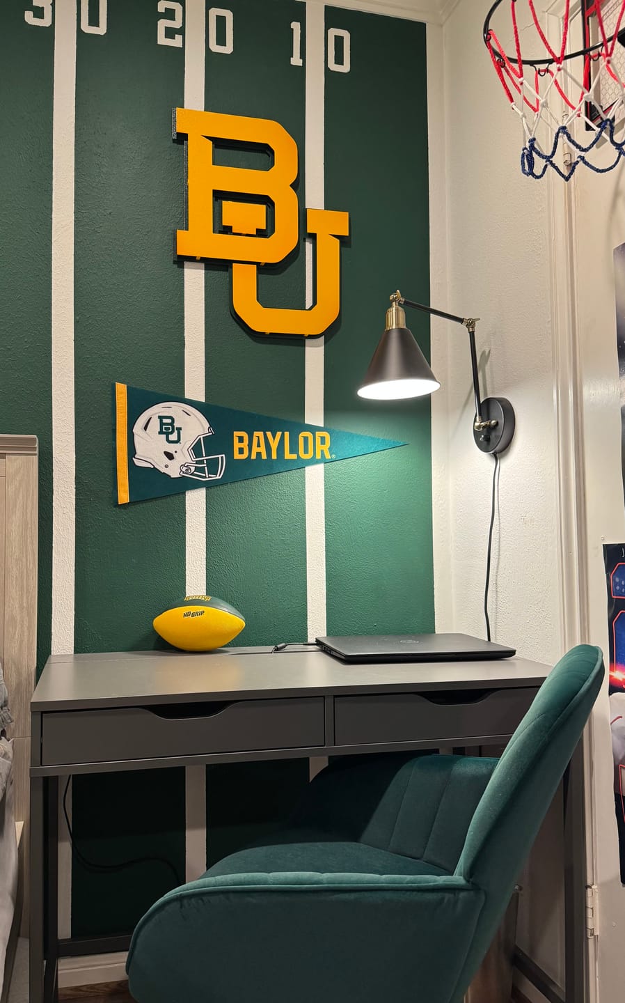 Customer photo review of Baylor "BU" Logo 3D Vintage Metal Wall Art