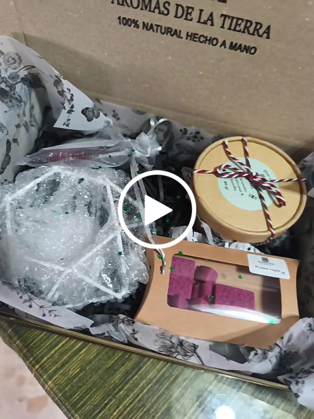 Customer video review of Fragancia CARAMEL RASPBERRY & VAINILLA