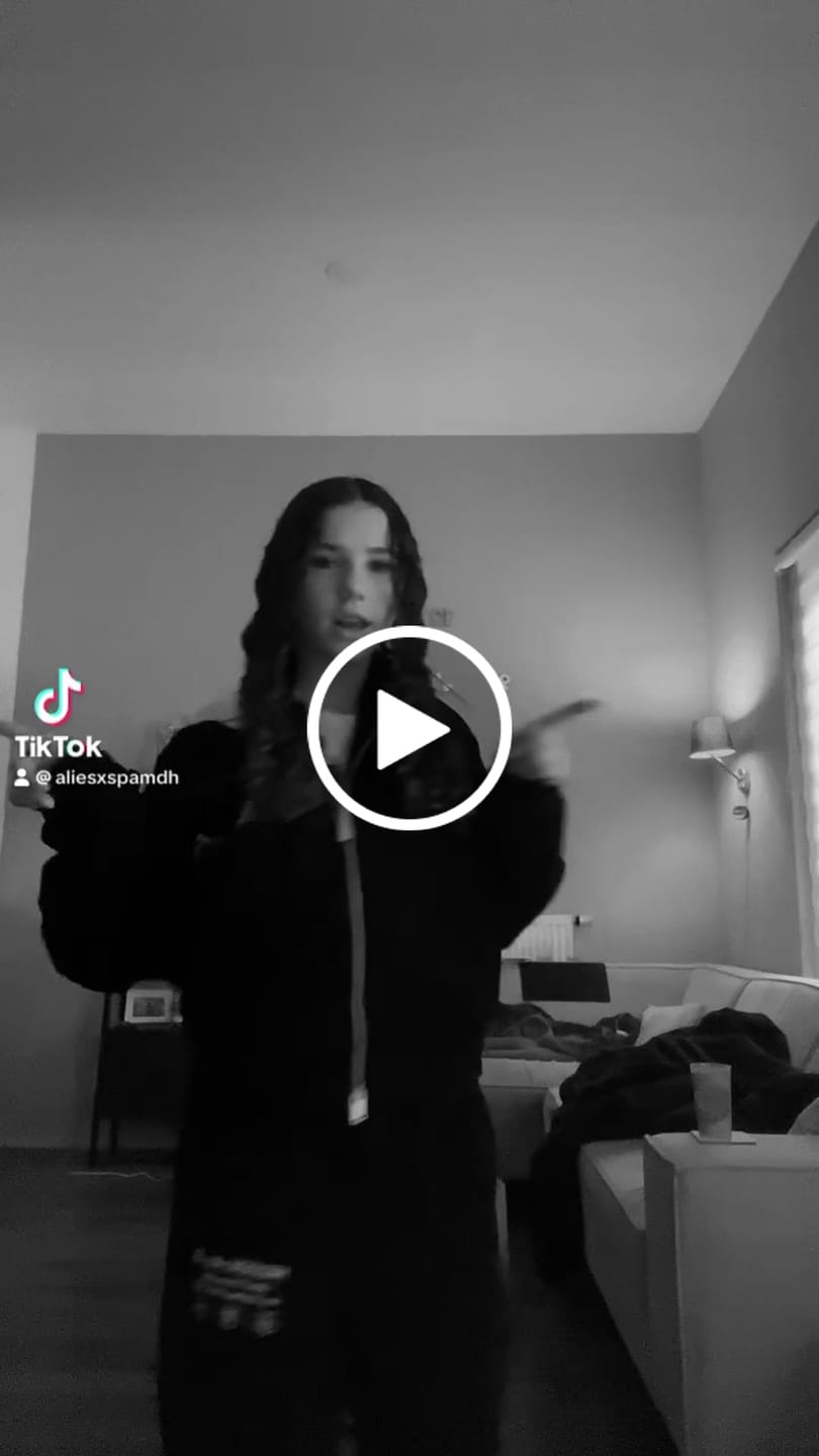 Customer video review of LABEL ZIP HOODIE BLACK
