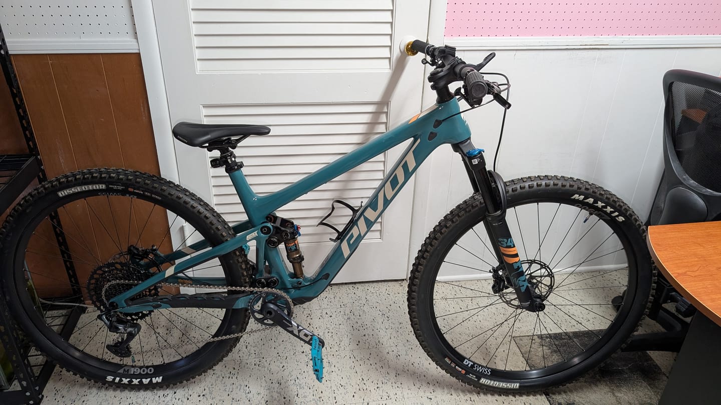 Customer photo review of Oil Slick Frame Keeper