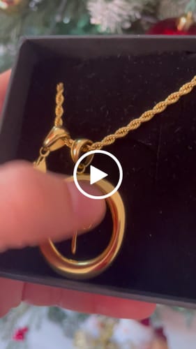 Customer video review of Collana "Anima Fortunata"