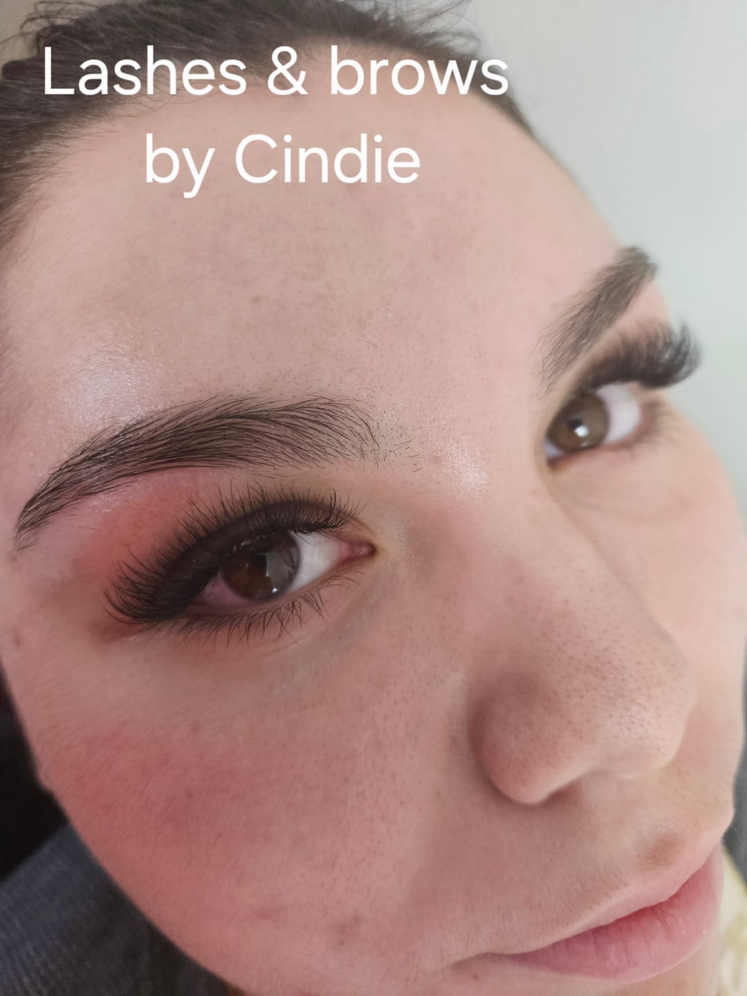 Customer photo review of Bomb Glue 0.1-0.3s Fast Drying Extremely Strong Lash Adhesive