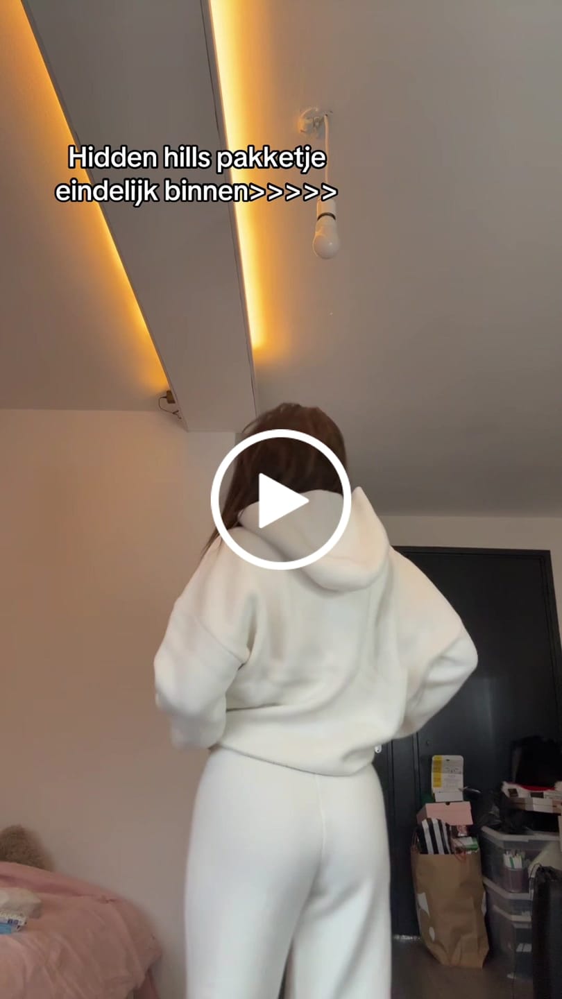 Customer video review of KNIT HOODIE OFF WHITE