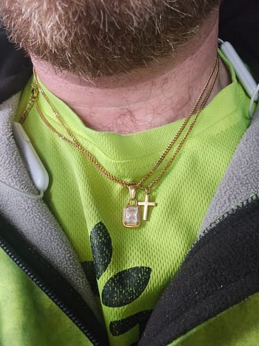 Customer photo review of WHITE GEMSTONE CHAIN | 18K Gold