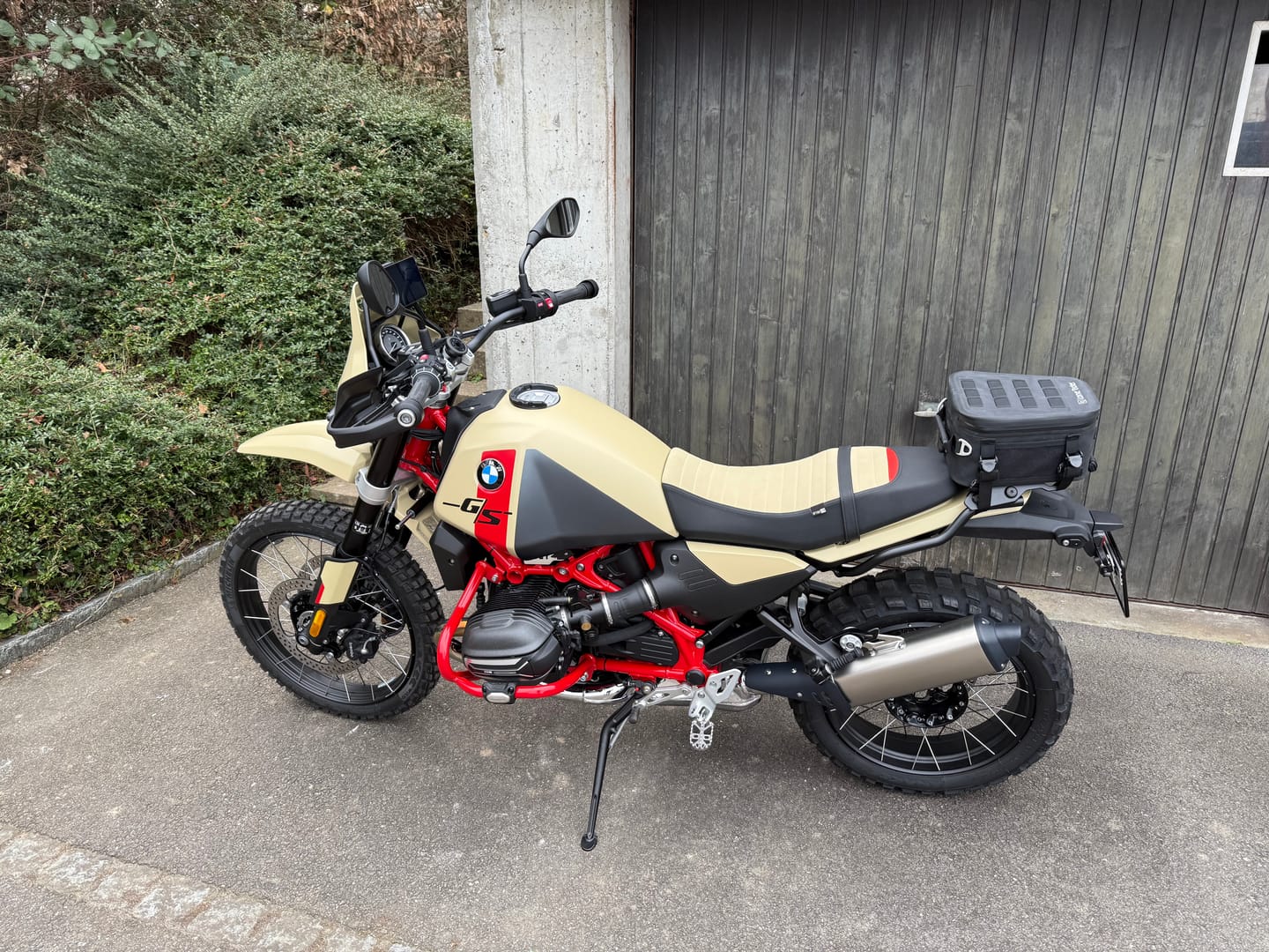 Customer photo review of Tail Pack