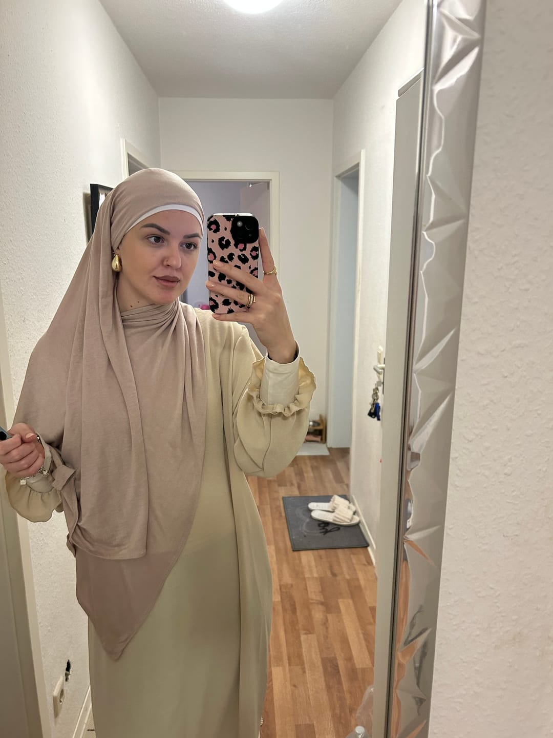 Customer photo review of Abaya mit Rüschenärmeln