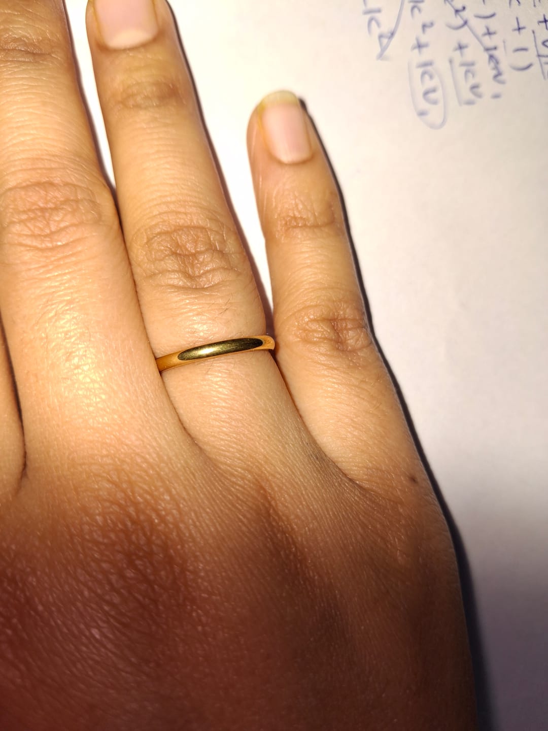 Customer photo review of Sole Aura Minimal Gold Band