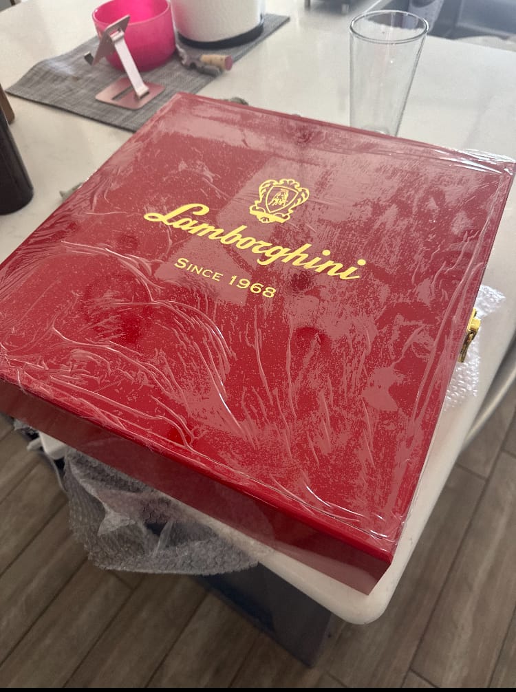Customer photo review of Lamborghini LUXE Red Collection with Gift Set