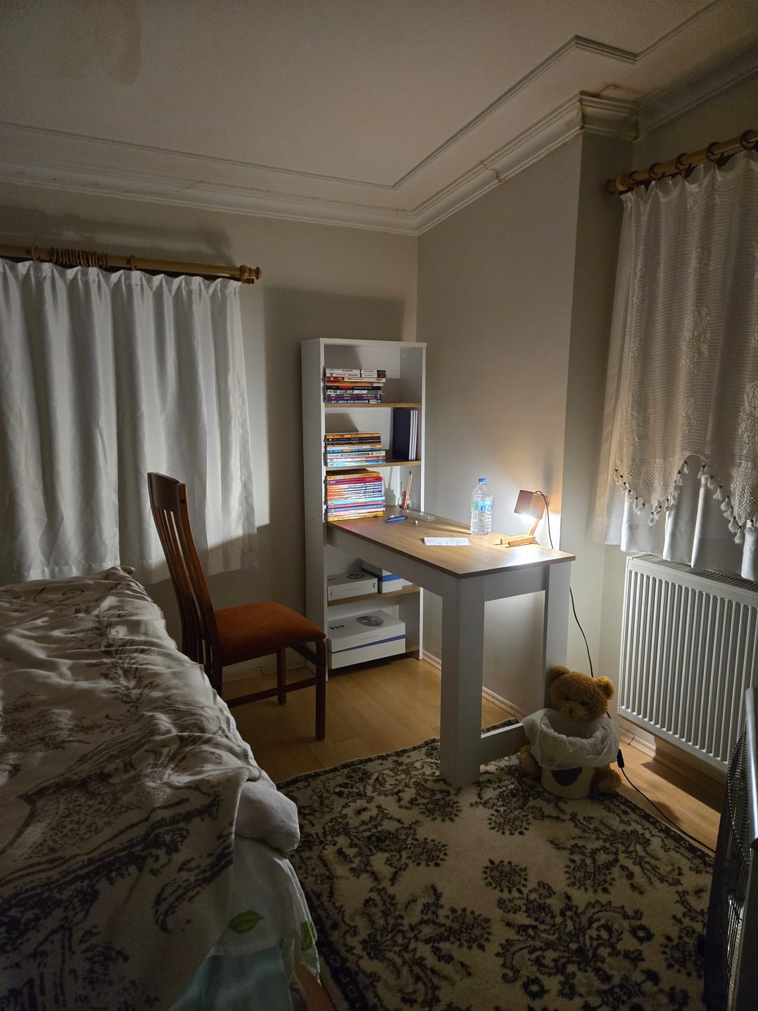 Customer photo review of Rani HA106 Raflı Çalışma Ofis Bilgisayar Masası Sepet Ceviz - Beyaz