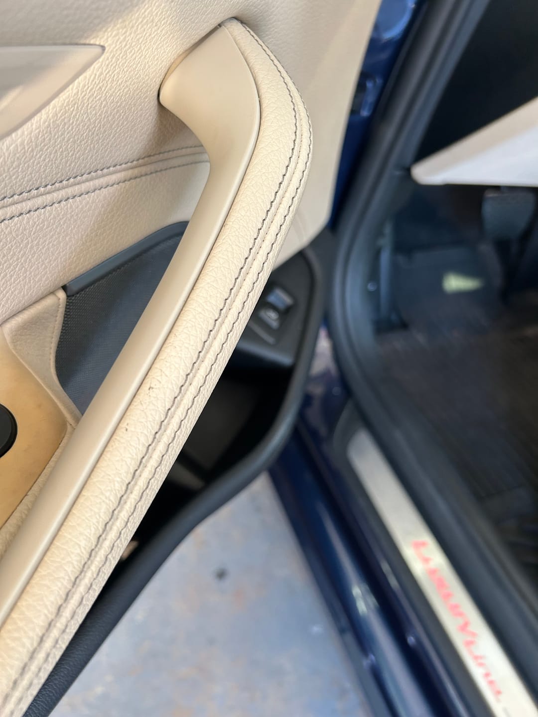 Customer photo review of BMW 5 Series G30/G31 (2017–2022) Interior Door Handle Cover Trim Set – 2PCS Compatible with F90 M5 520d 530i 540i M550i | SPCRSO