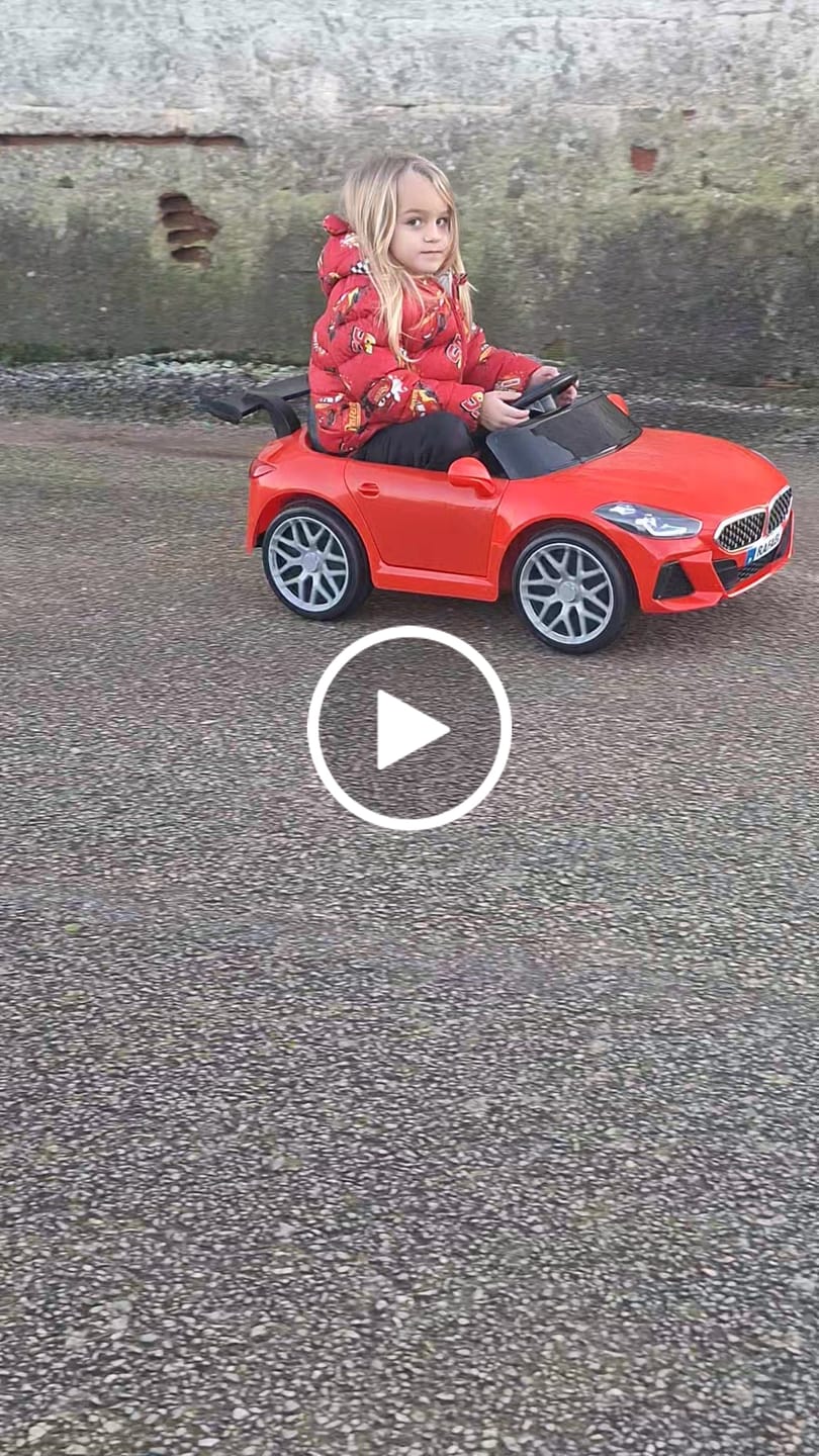 Customer video review of Carro Elétrico para Criança BM Z4 Style Vermelho 12v c/ RODAS DE BORRACHA & ASSENTO EM PELE