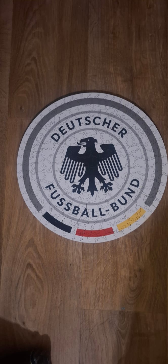 Customer photo review of DFB-Adler-Logo® - Holzpuzzle