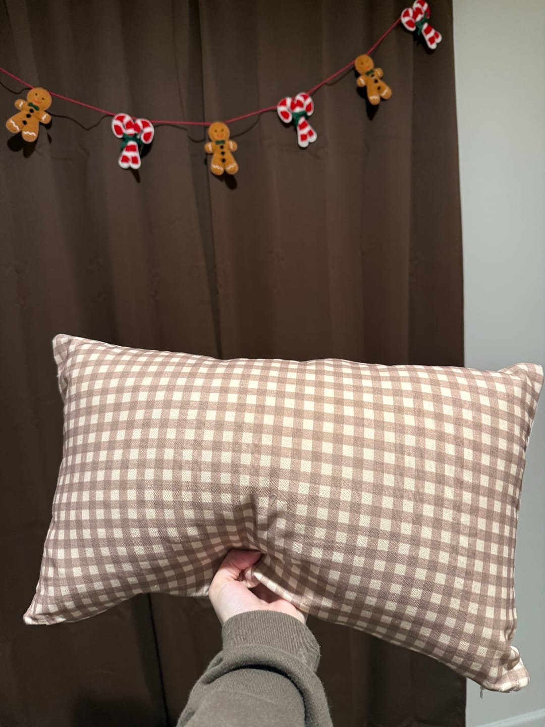 Customer photo review of Tan Gingham - Lumbar - 12x20" | 12x40"