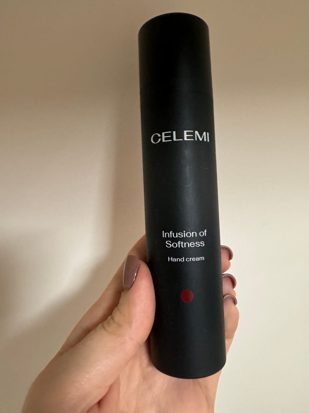 Customer photo review of Maitinantis ir greitai įsigeriantis rankų kremas 50ml