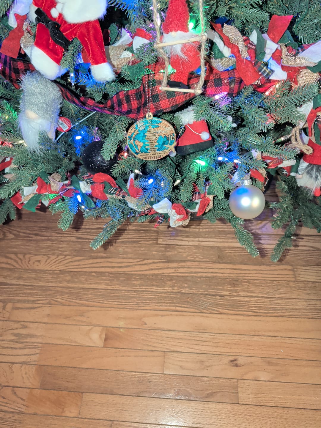 Customer photo review of Personalized Year-Round Adventure Ornament With 1-10 Destinations Name & Year Bring Wonderful Adventure Moments For Travel Lover