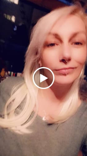Customer video review of 14" Silky Straight Clip In Hair Extensions