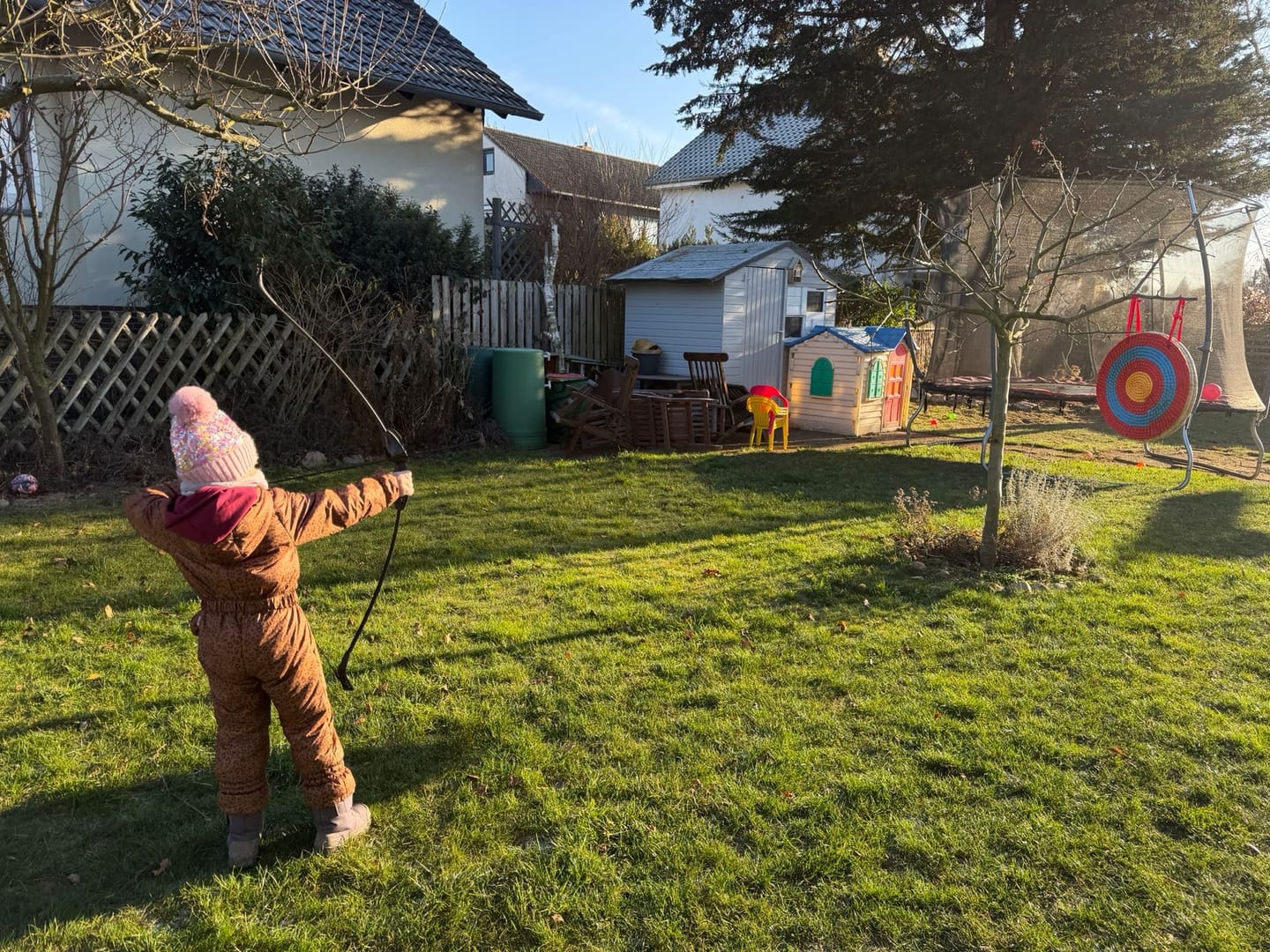 Customer photo review of Sportbogen für Kinder ab 6 mit Zielführung, inkl. 6 Carbon-Hybrid Pfeile und 3 Zielscheiben