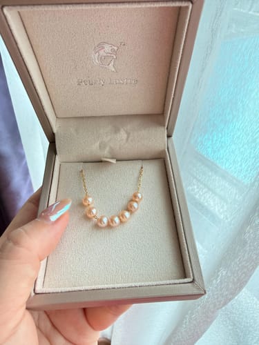 Customer photo review of Top Grade White Freshwater Pearl Necklace WN00043