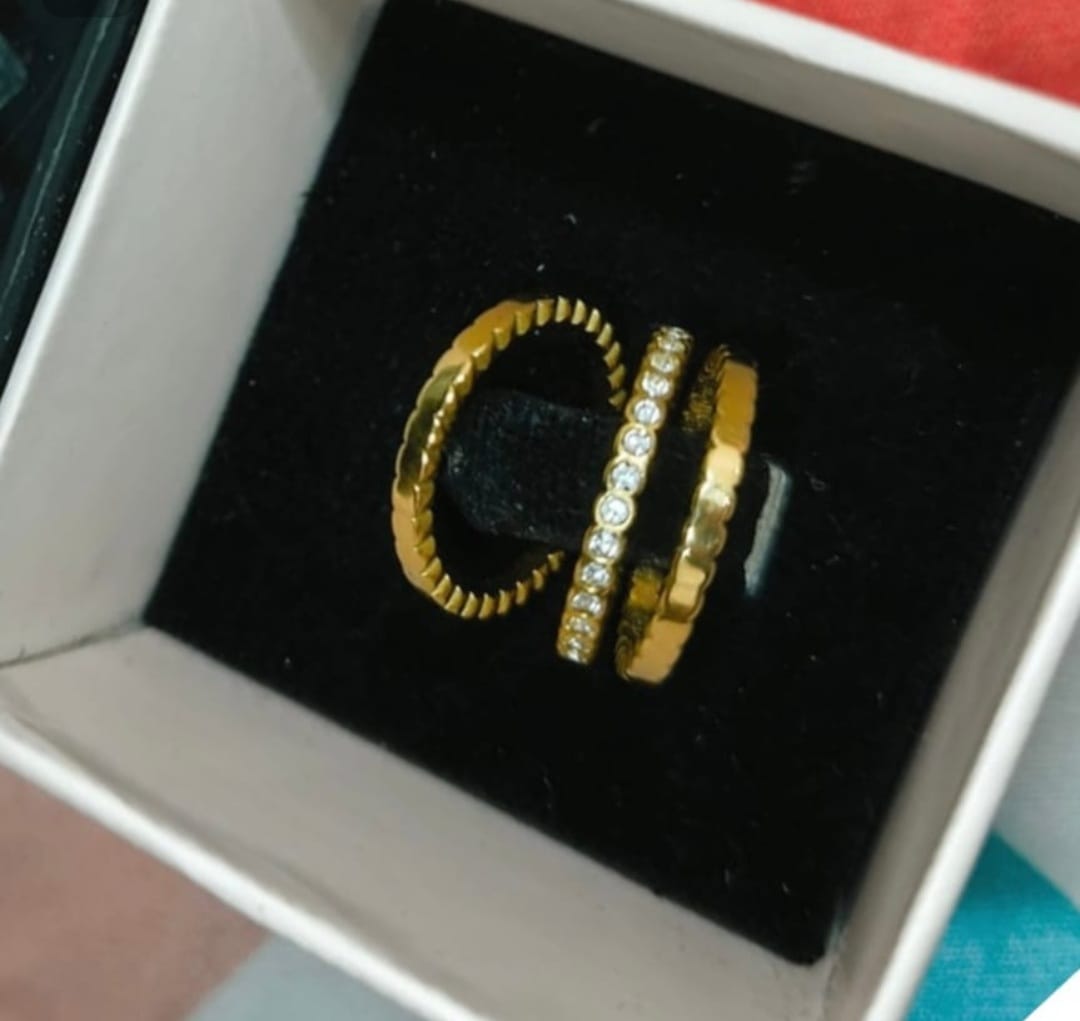 Customer photo review of Three Piece Honeycomb Ring