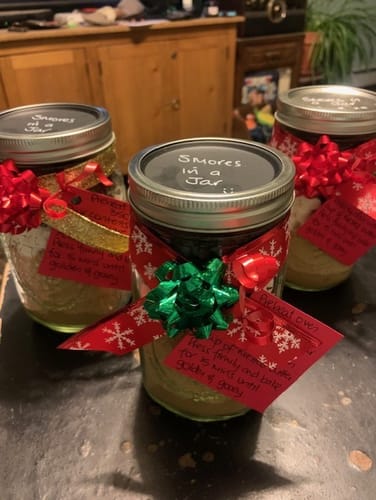 Customer's festive 'S'mores in a Jar' gifts, topped with labeled Chalkboard Top Lids.