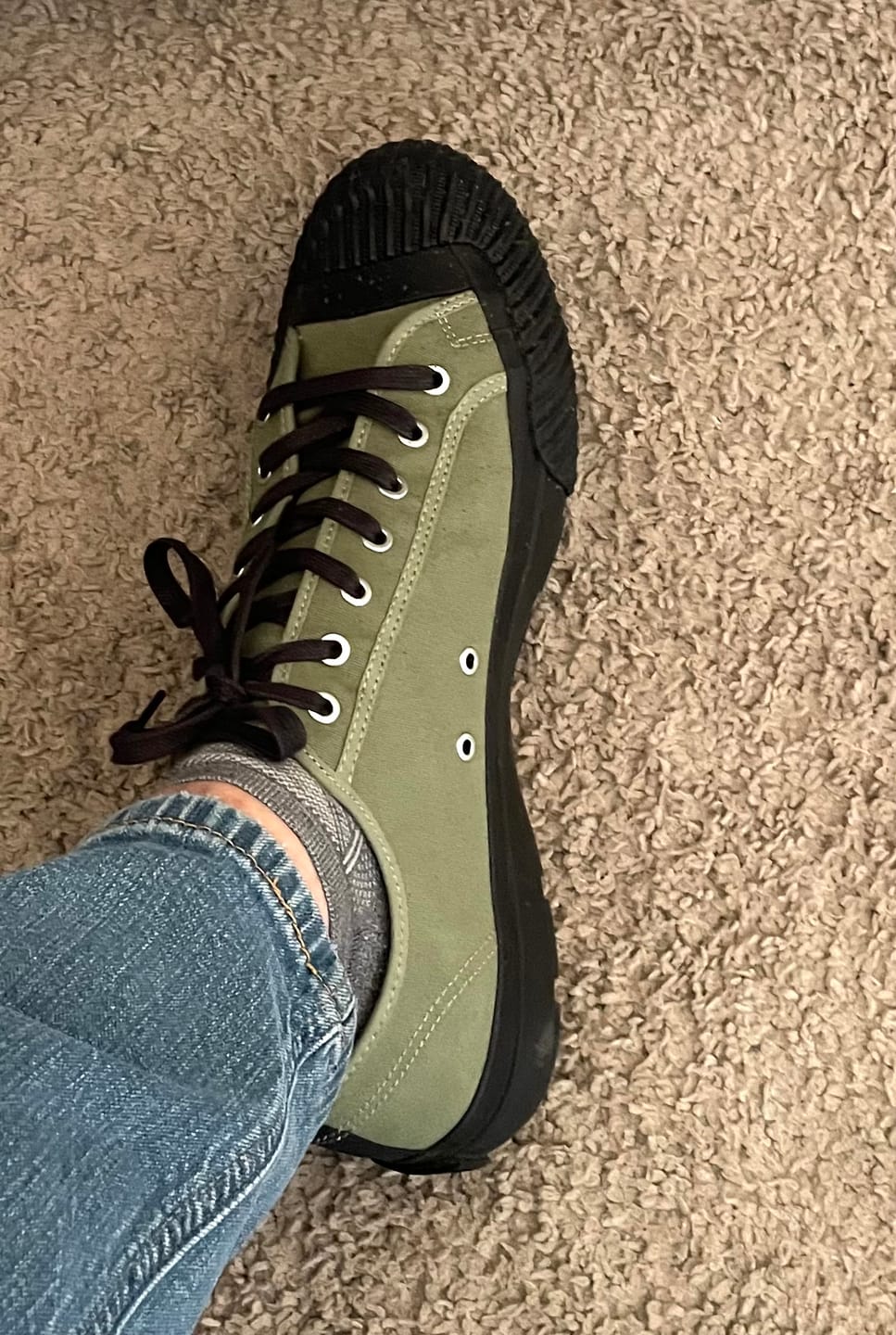 Customer photo review of Grounder Low-Top Olive/Black