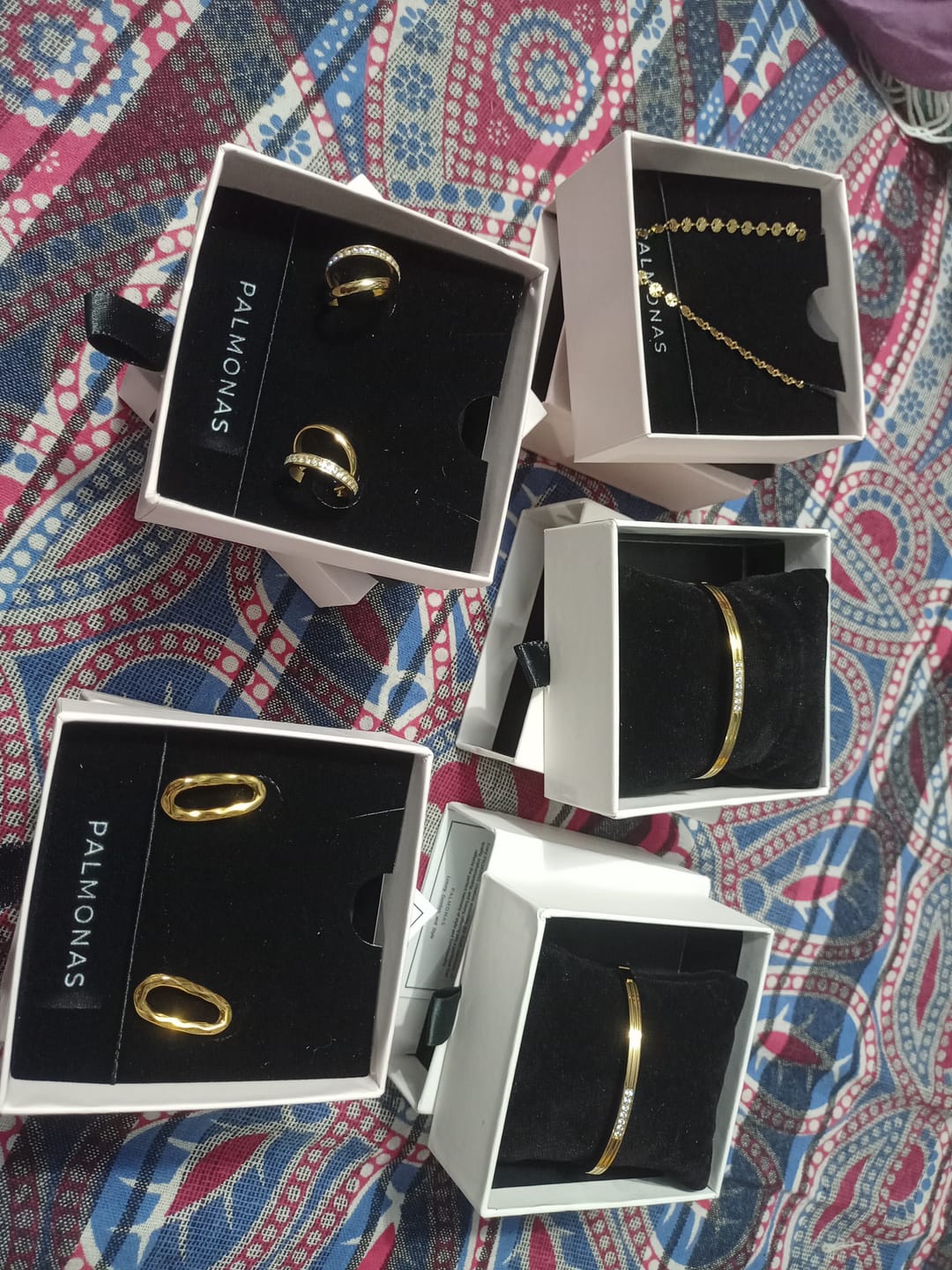Customer photo review of Abstract Oval Earrings