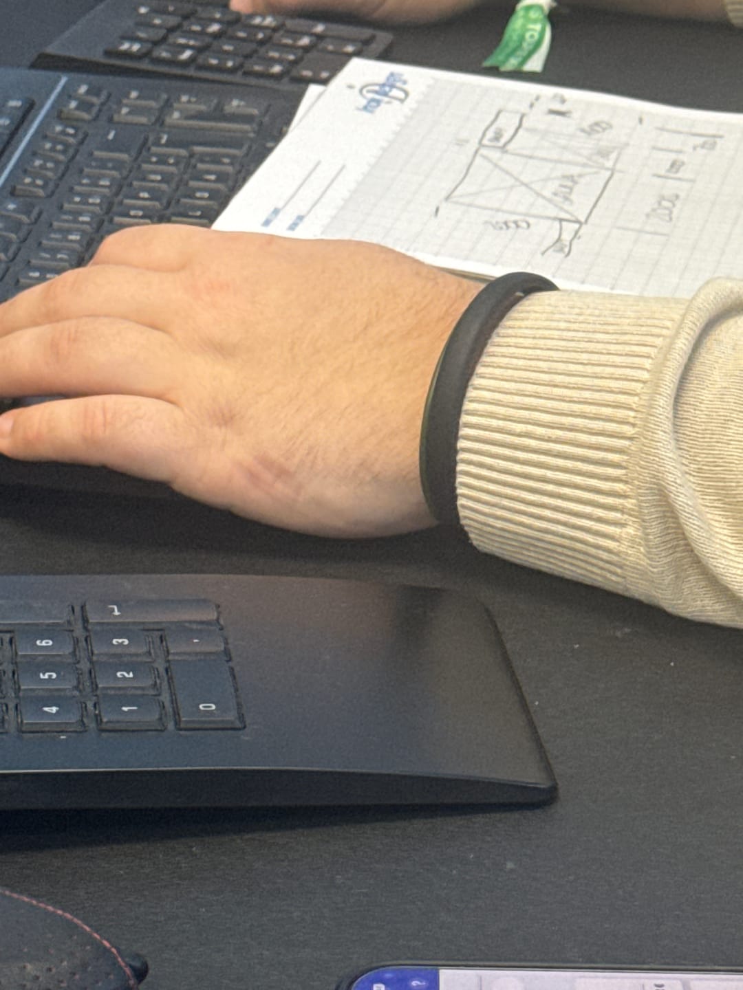Customer photo review of Balance Band™ Dark Olive – Handgefertigt mit Naturbernstein