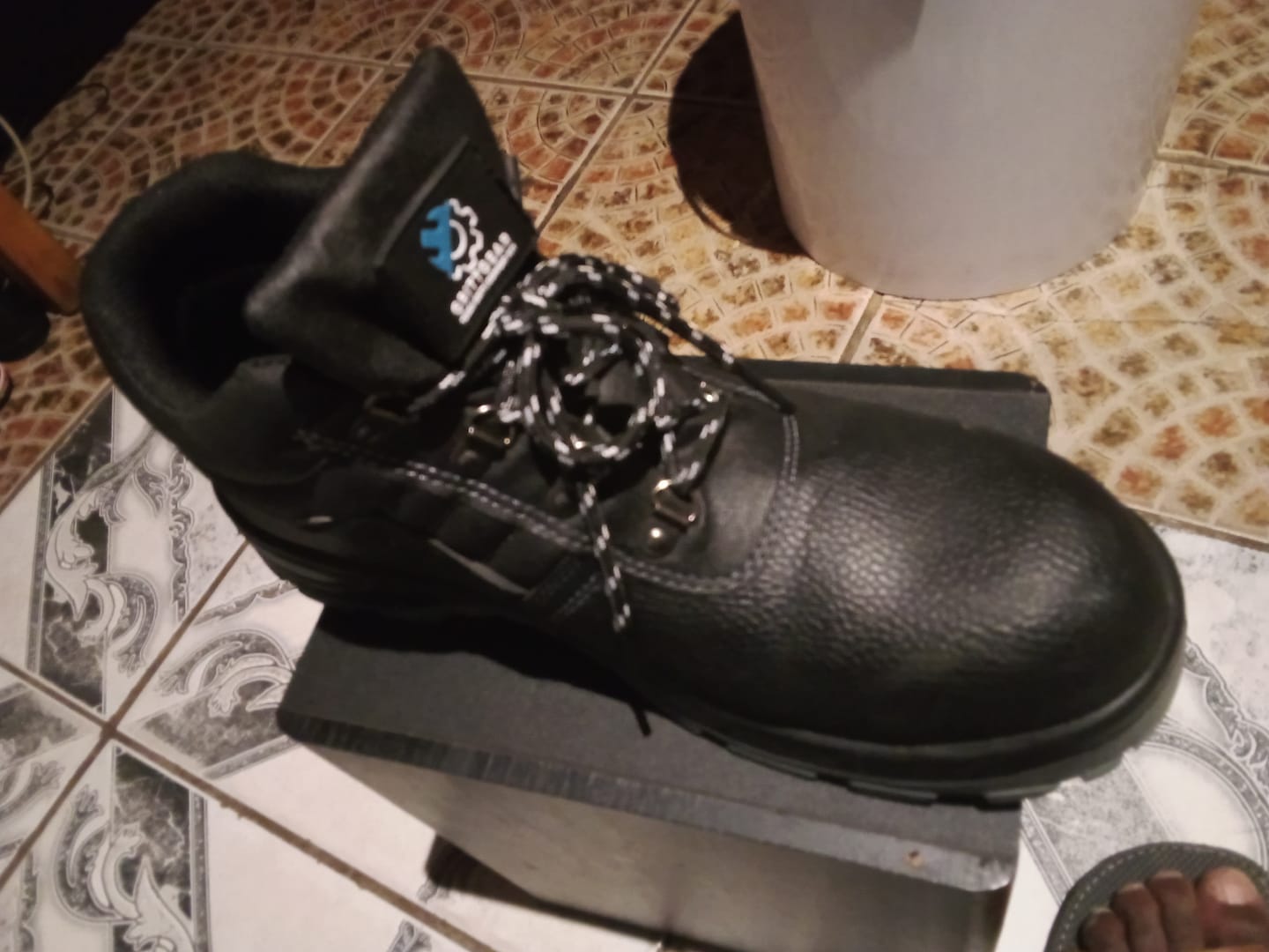 Customer photo review of Grittgear Dolomite S1 Genuine Leather Safety Boot - Black