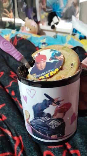 Customer photo review of 15 x 5 cm Pre-cut Standard Cupcake Custom Edible Icing Images