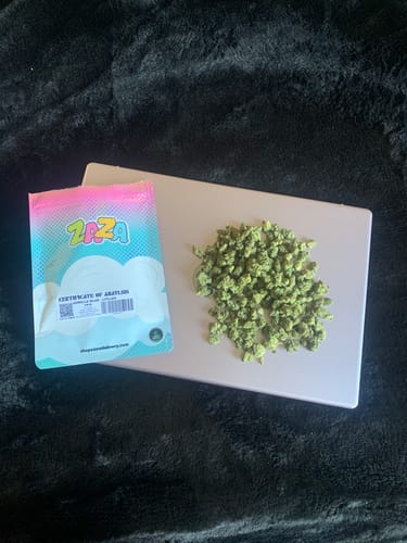 Customer photo review of Gorilla Glue - 14 Grams Littles - Indica