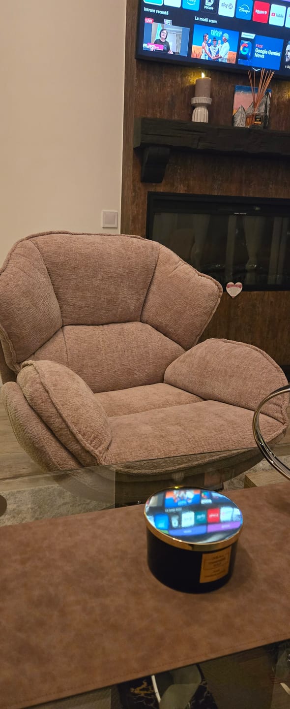 Customer photo review of Fotoliu rotativ BETTY, bej/negru, stofa clasica/metal, 73x87x83 cm