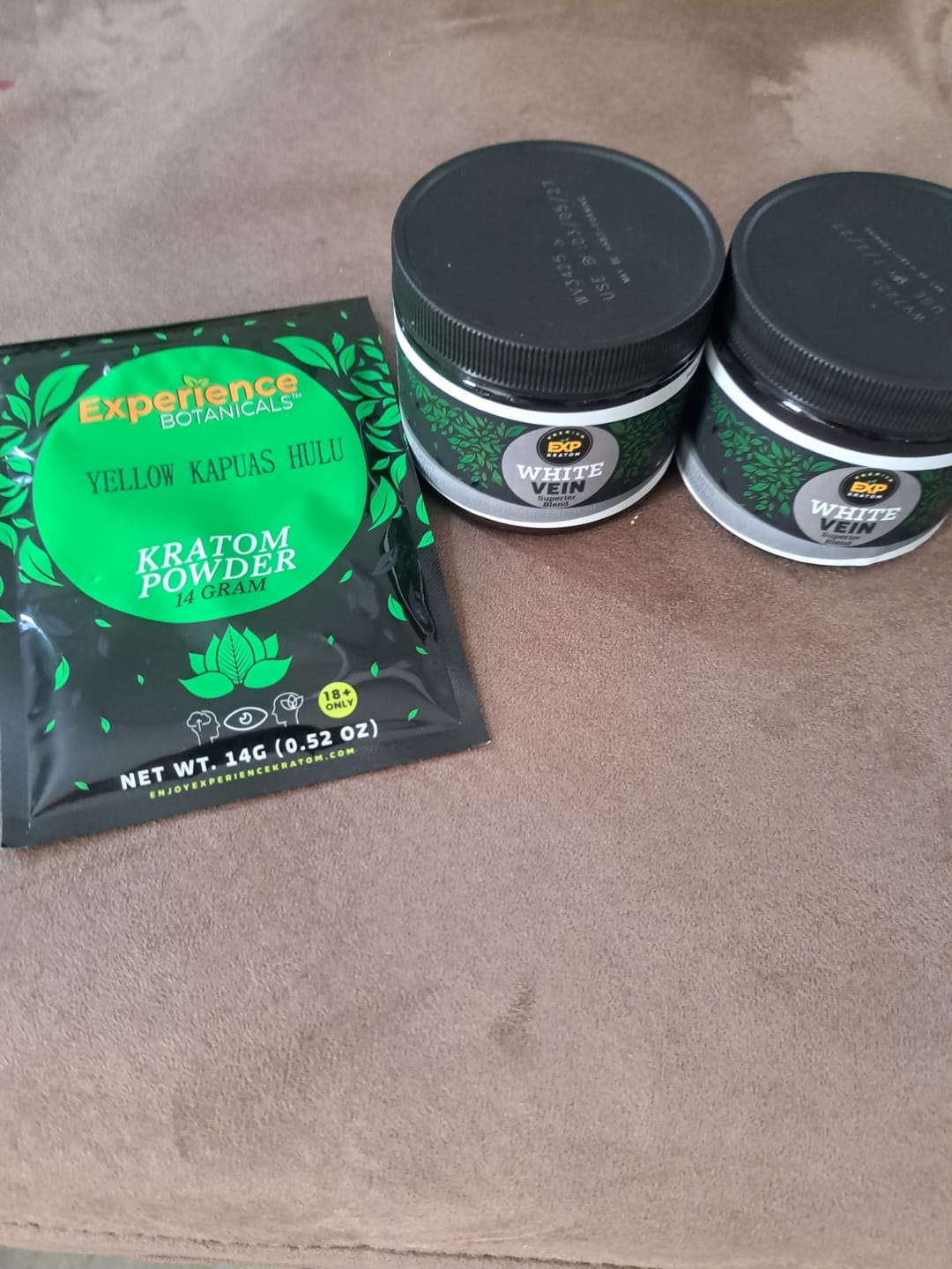 Customer photo review of EXP Premium White Vein Powder Jar