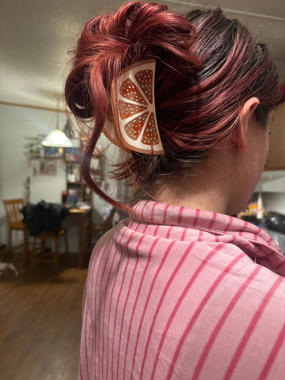 Customer photo review of Large Grapefruit Slice Hair Claw Clip