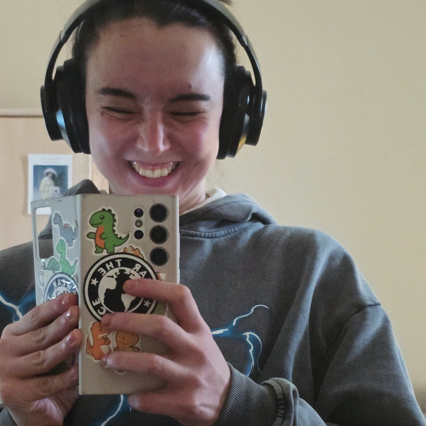 Customer photo review of Aelfric Eden Lightning Graphic Hoodie