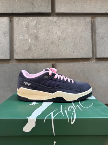 Customer photo review of Jordan Flight Court Cave Stone