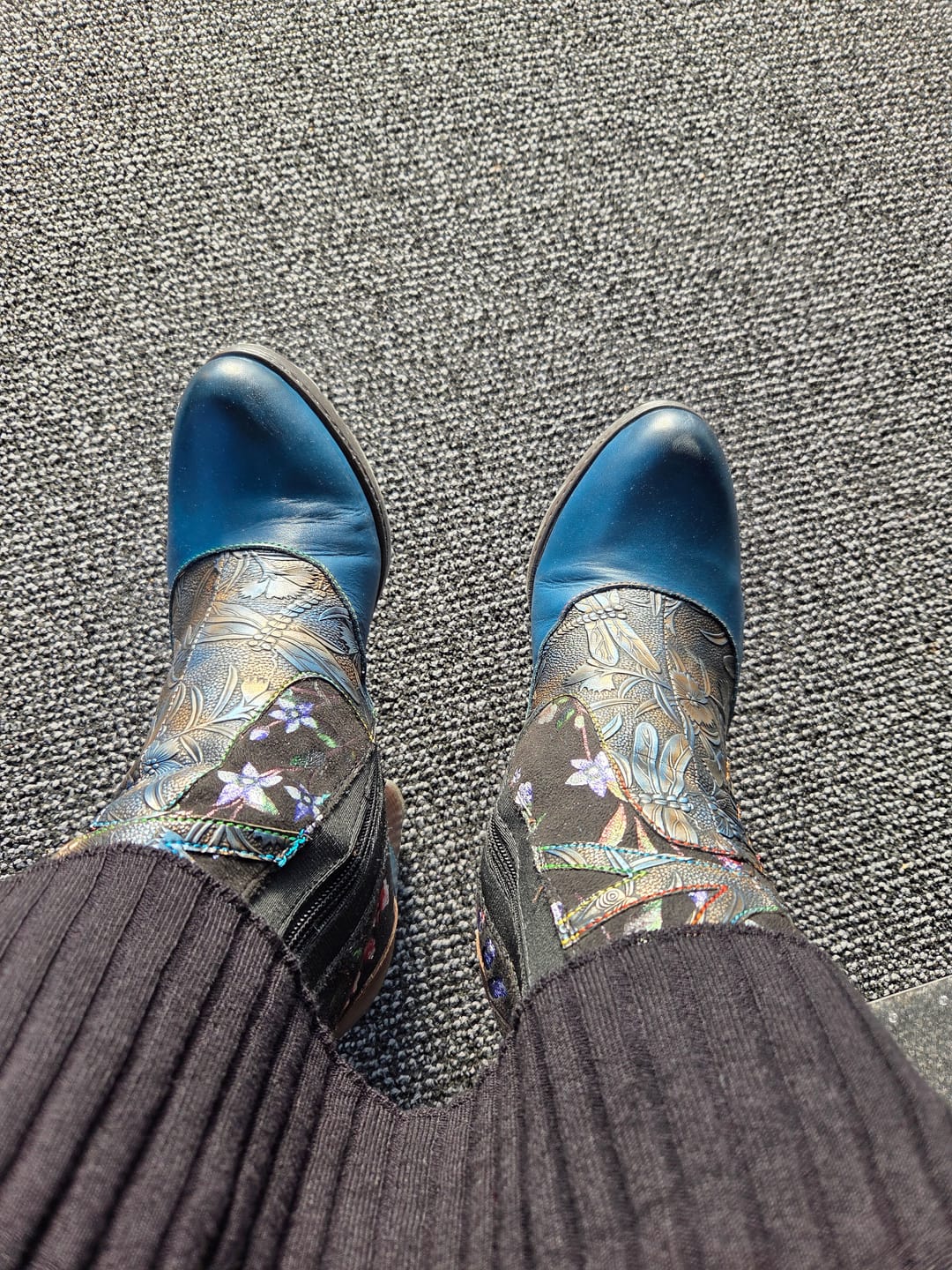 Customer photo review of Retro Painted Genuine Leather Dragonfly Ankle Boots