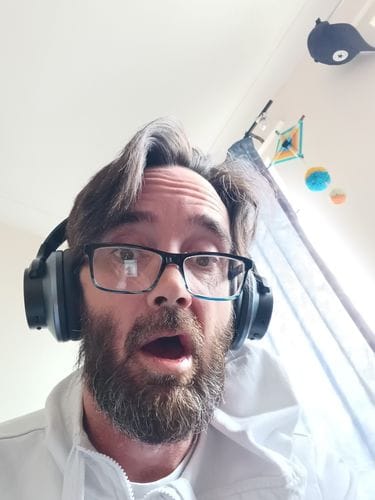 Customer photo review of Oneodio A Series - Bluetooth 5.0 Active Noise Cancelling Wireless Headphones - Built-in Microphone, Type C Charging & Carry Case - Extended 2 Year Warranty Included
