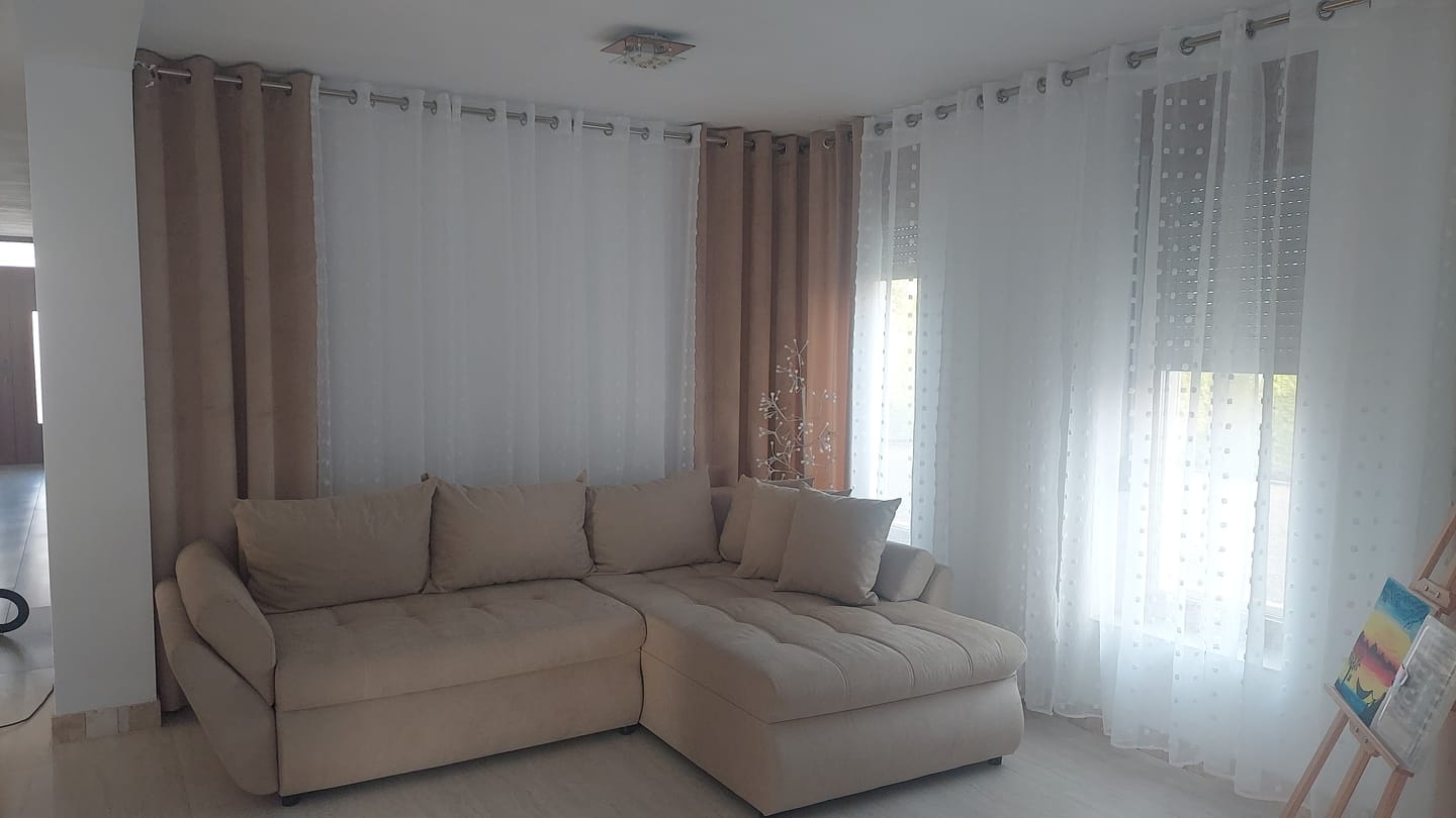 Customer photo review of Colțar extensibil dumonde cu ladă de depozitare si sezut confortabil din spuma HR, Loana Enjoy Bej 270x185 cm