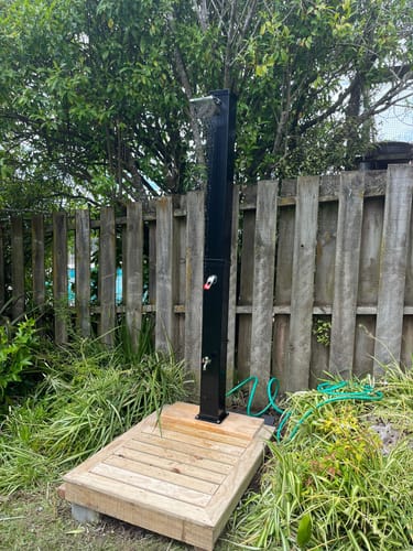 Customer photo review of Modern Freestanding Outdoor Shower - Solar Heated - 40l