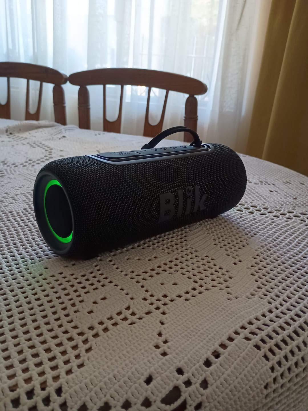 Customer photo review of Parlante Bluetooth Portátil Blik Live Negro 10W IPX5 8 Hrs
